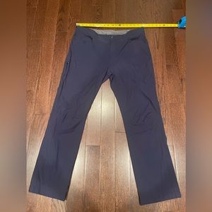 Eddie Bauer Tech Pants Mens 38x32 Navy Blue Side Zip Pocket Nylon Stretch Hiking